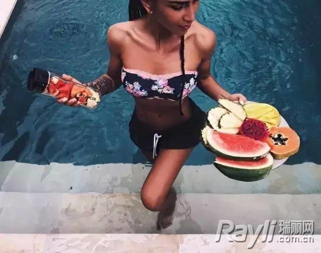 缁村瘑澶╀娇鍑壒,缁寸澶╀娇