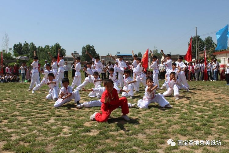 运动风青春活力四射,青春活力满满的运动气息扑面而来