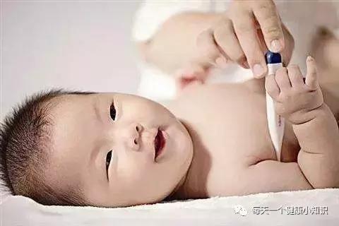 孩子发烧就一定要挂水吗,孩子发烧就一定吃消炎药吗