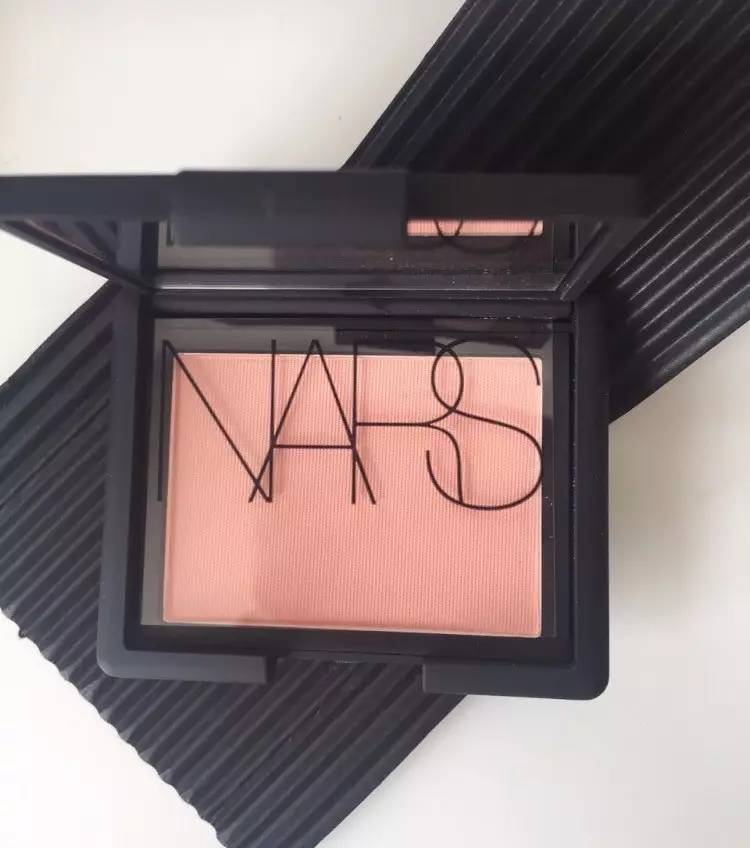 《欢乐颂2》开播，五美的化妆包里都有啥？