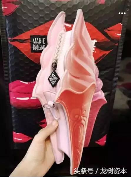 “要一份外卖全家桶，外加10支口红”