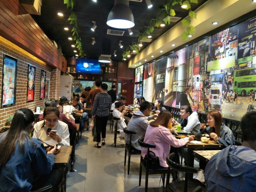 这家日销量1000份的美食店,不排队你根本吃不到!