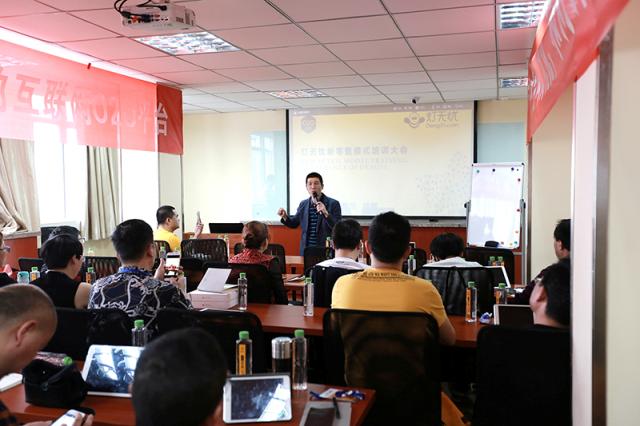 张武:我和灯无忧的这一年