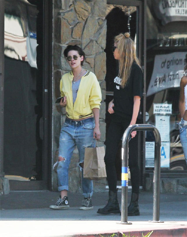 匡威鞋怎么搭配衣服好看,黑色匡威鞋搭配女夏天