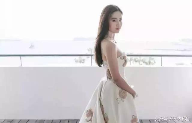 穿*旗国**，扮鸡精，没有范冰冰镇场的戛纳红毯今年来了多少妖魔鬼怪