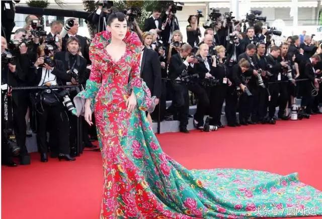 穿*旗国**，扮鸡精，没有范冰冰镇场的戛纳红毯今年来了多少妖魔鬼怪