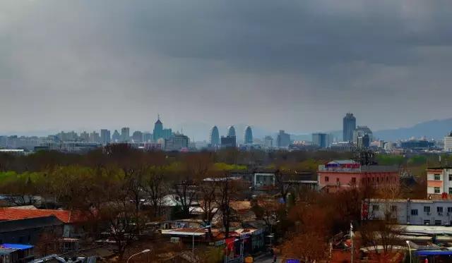 “深夜的地铁上,不只我一个人”|89条城市青年安全指南