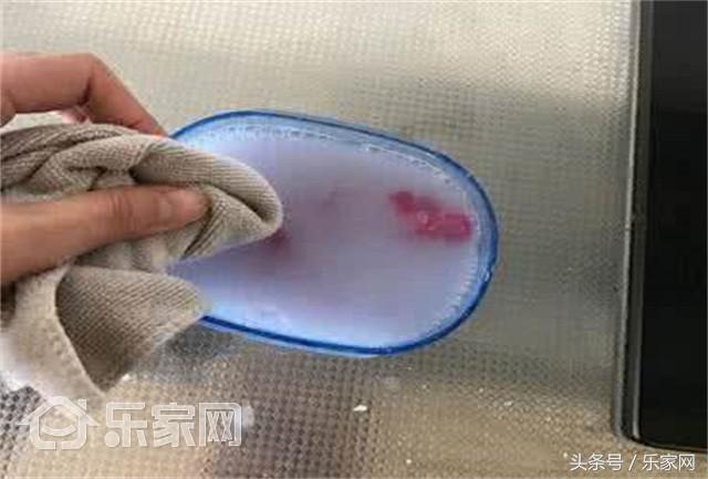 油烟机里边的油腻怎么处理呀,油烟机油腻用什么洗