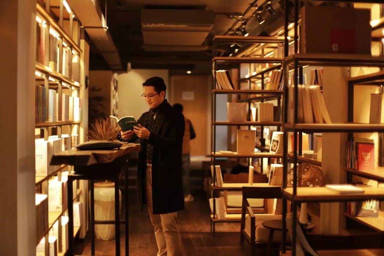 千年运河边，将烟雨江南盈手相赠，你还欠自己一次隐居