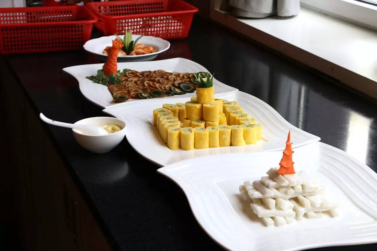 为了吃新鲜菜来开荒种菜,为了菜品新鲜每天坚持采购