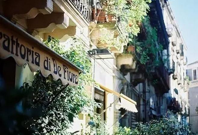 她有故事我有酒完整版文案,我有故事你有酒吗dj完整版