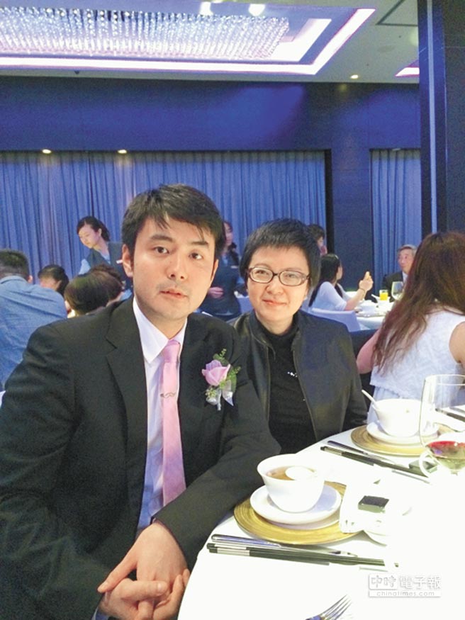 她是甄珍的妹妹，曾经的清纯让邱淑怡黯然失色，现在却疾病缠身