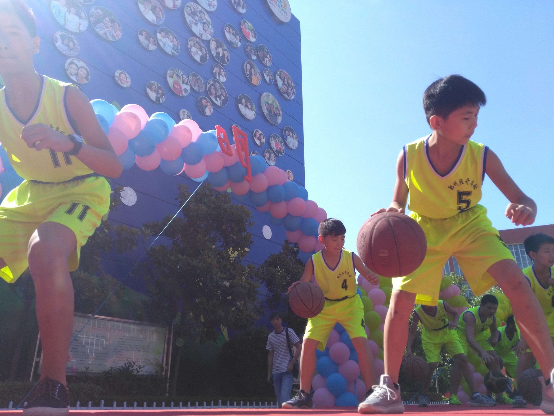 郑州市一三一中学体育艺术文化节,郑州一小学运动会