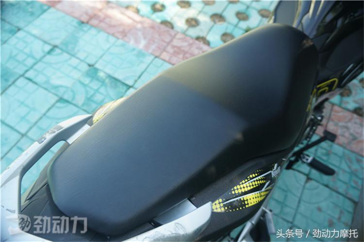 贝纳利弯梁rfs150i可以装尾箱吗,贝纳利弯梁rfs150i测评