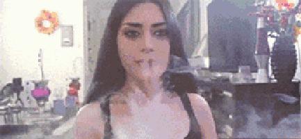 真人女朋友也会漏气!大家快来看!不知谁的女朋友漏气了!