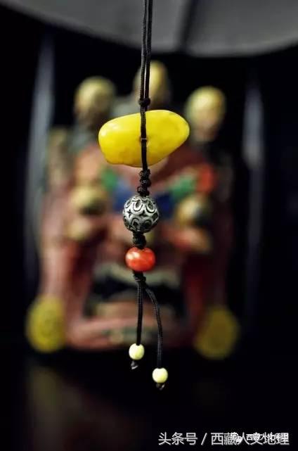 透过蜜蜡在藏地的使用,看*藏西**文化一角