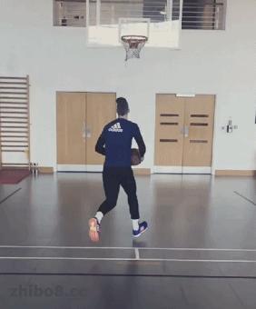 科斯塔踢球视频,科斯塔图片足球