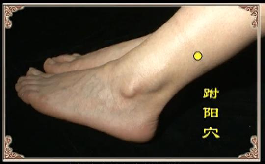 每天10分钟改善腰椎盘突出,按摩针灸可以治疗腰椎间盘突出吗