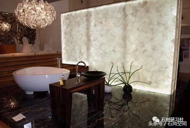 高新区室内装修材料案例分享,天然白水晶摆件家居装饰