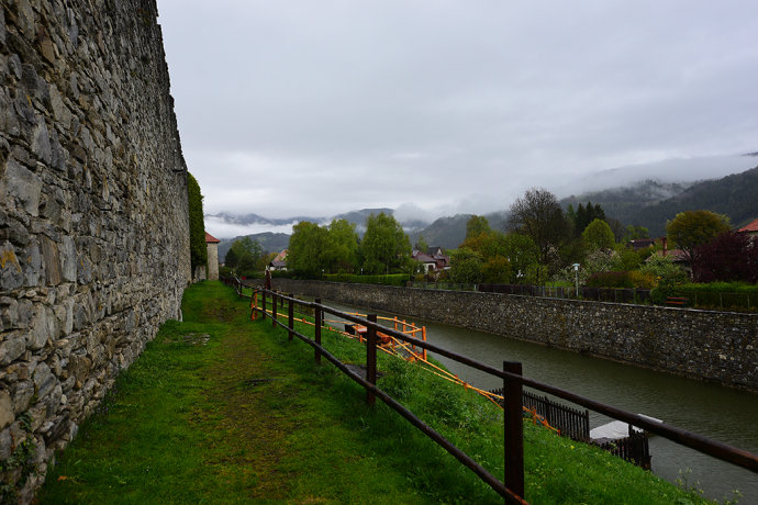 慢行克恩顿，浪回中世纪