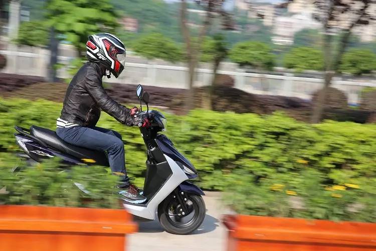 林海酷喜110踏板测评,林海踏板车175测评