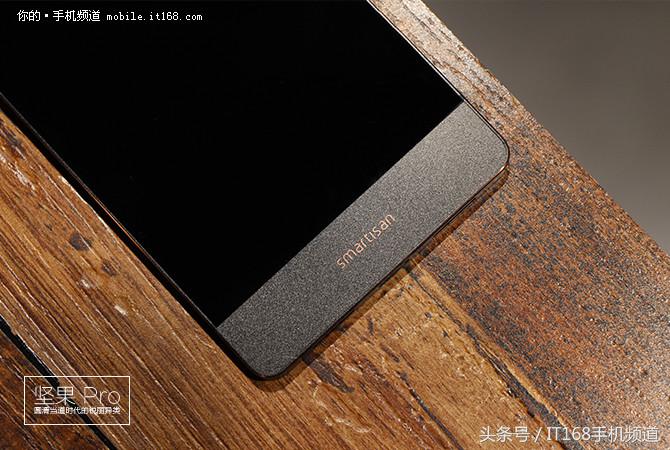 可能是坚果Pro最详细的体验：这手机好不好看完就知道了