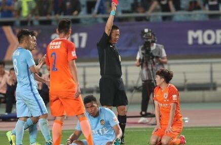 王彤回怼球迷完整视频,王彤还在鲁能吗