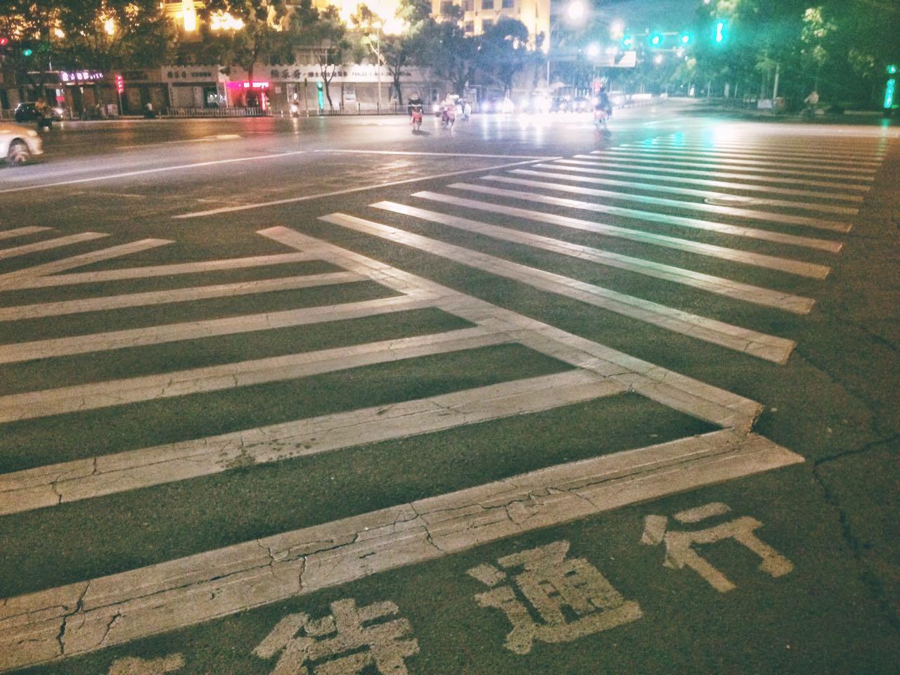 为什么要配这么多镜头,不出门有必要买多个镜头吗