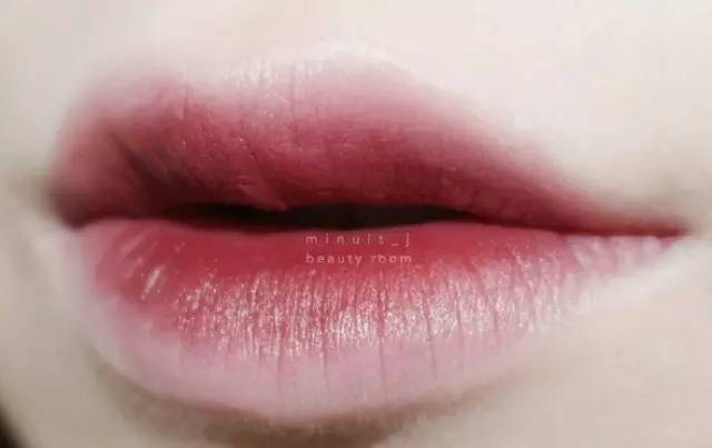 得鲜：好用上天的学生*党**平价口红，一张毛爷爷让你美出天际~