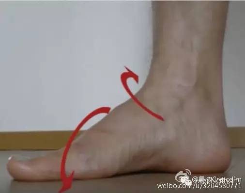 一只脚扁平足怎么矫正,瑜伽扁平足的矫正方法