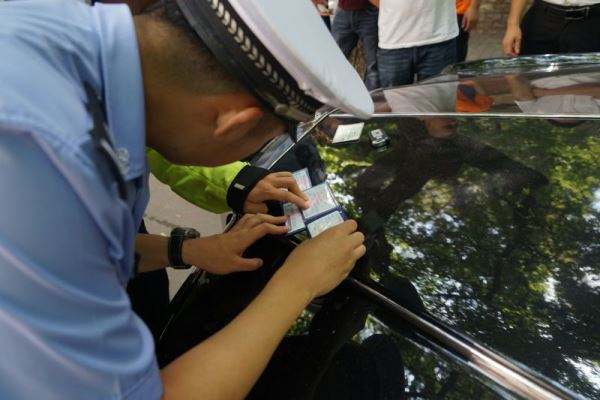 如何知道自己的行驶证要不要年审,行驶证几年需要检测