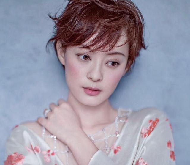 范冰冰短发bobo头亮相,范冰冰短发惊艳韩国