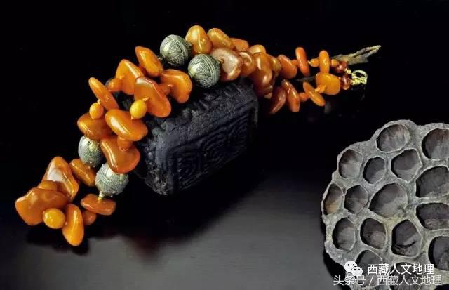 透过蜜蜡在藏地的使用,看*藏西**文化一角