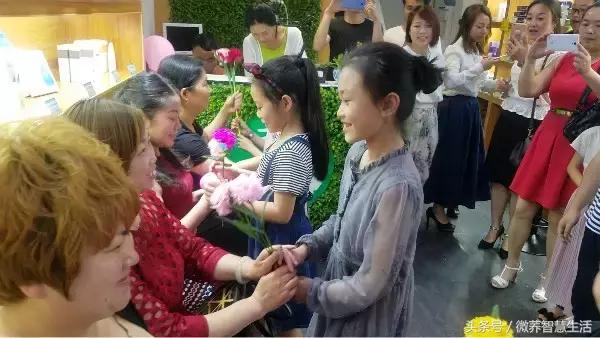 感恩母亲手工康乃馨,母亲节送妈妈什么礼物康乃馨手工