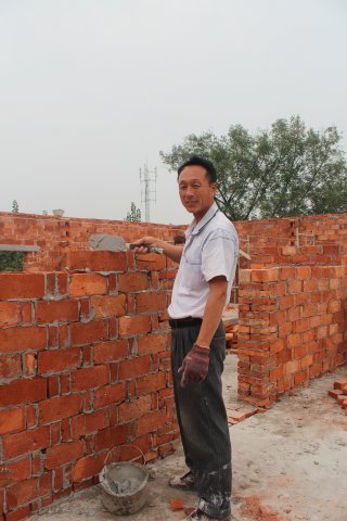 盖房的心酸和难处只有自己知道,父母盖房子的心酸感悟