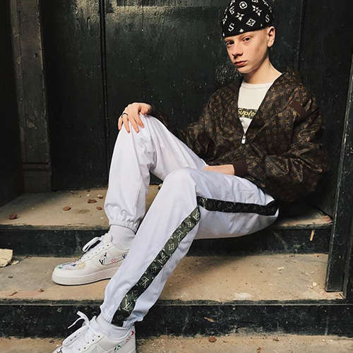 别人14岁就能老练地玩潮、装逼、圈钱,让我等奔三的人情何以堪