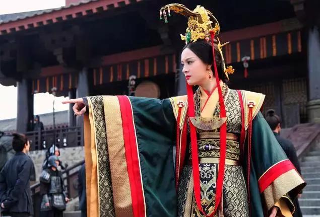 美到窒息！这些在象山影视城拍的写真，每一帧都可以做壁纸！