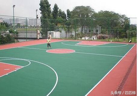 彩色篮球场是不是水泥地,硅pu篮球场和普通塑胶球场