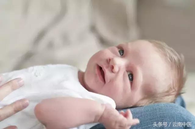 宝宝发烧怎么办教你几招应对手法,宝宝发烧怎么办一招解决