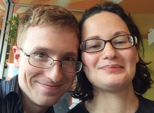 老婆车祸成植物人昏迷,老婆出车祸伤了头脑现在喜怒无常