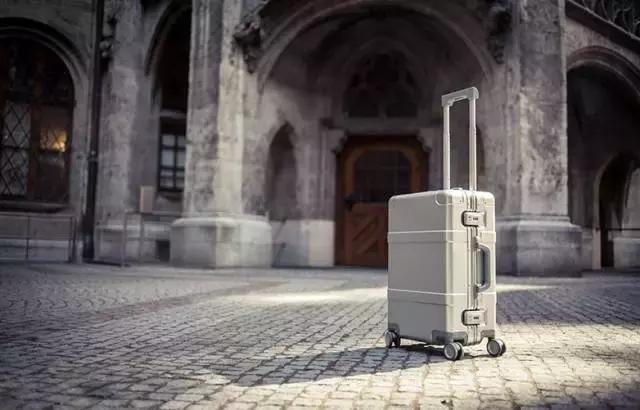 哪个牌子的旅行箱性价比高,哪个旅行箱值得买
