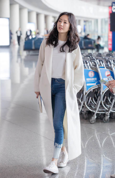 匡威鞋怎么搭配衣服好看,黑色匡威鞋搭配女夏天