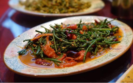 昆明美食蜂蜜辣子鸡,昆明辣子鸡尖椒鸡