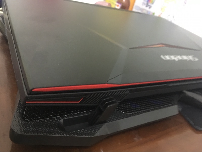 炫龙炎魔T50高特效畅玩各大游戏,颜值还不错