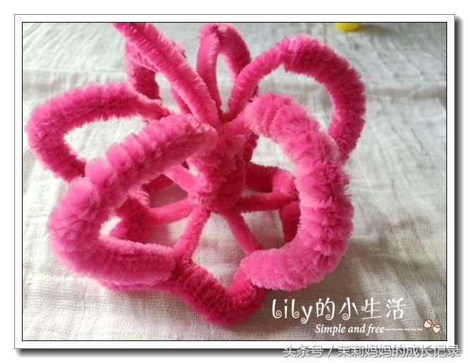 扭扭棒做小皇冠,如何用扭扭棒做一个小的皇冠