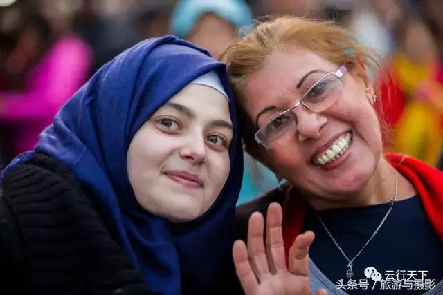 土耳其人一个月多少工资,土耳其人一天在干什么