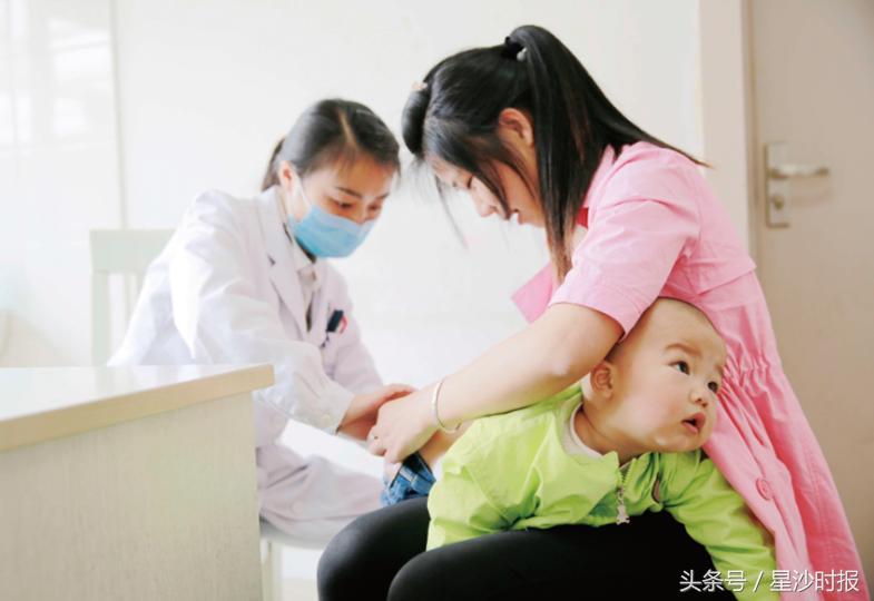5月是手足口病、腮腺炎高发期，要注意防治，发现症状应及早就医