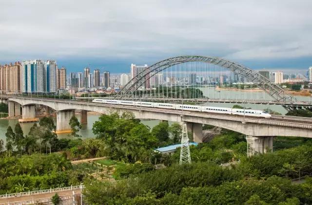 铁路局端午小长假运输开启,南宁五一期间增开了几对客车