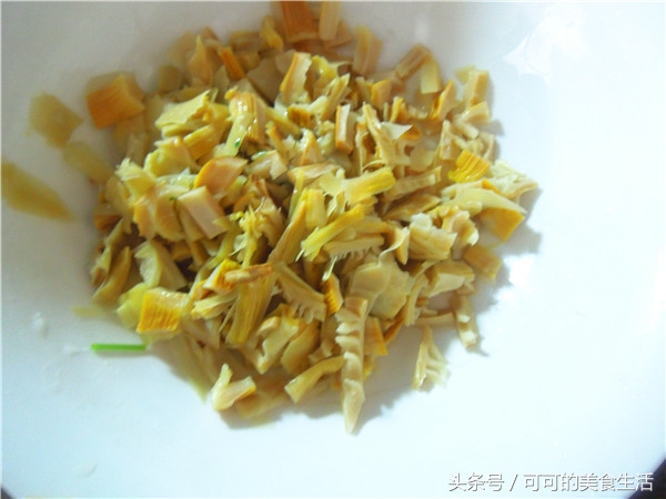 羊尾笋干拌香干：一道清爽凉拌菜，高纤维补钙，瘦身没商量