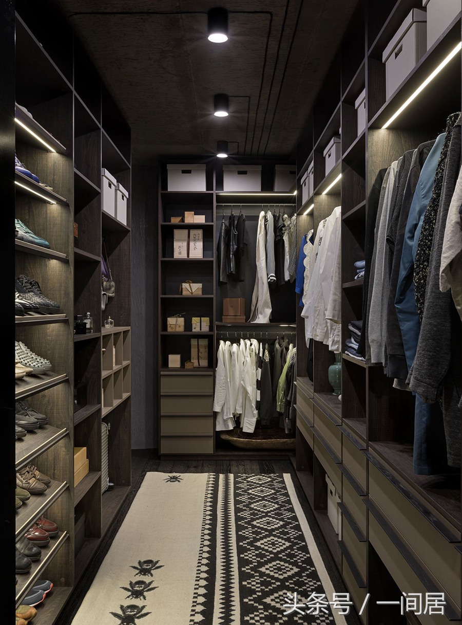 东西方设计元素的惊艳融合，乌克兰室内设计师生活公寓赏析